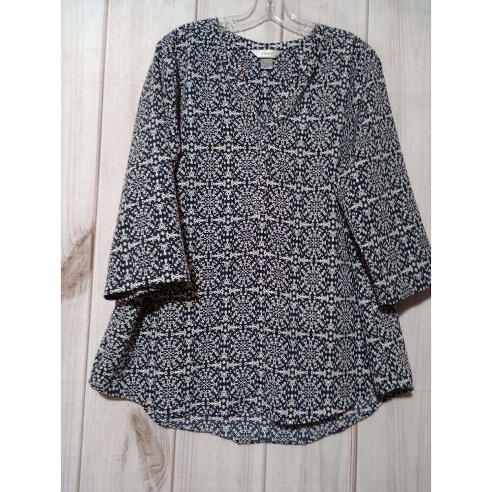 CJ Banks Shirt Ladies 1x Black White VNeck‎ 3/4 Sleeve